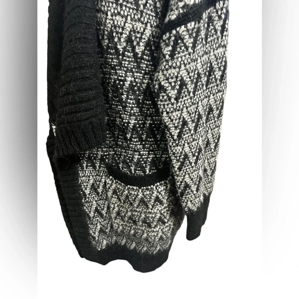 Cynthia Rowley Alpaca Wool Knee Length Open Front Cardigan
Oversized Sweater L - Picture 4 of 11